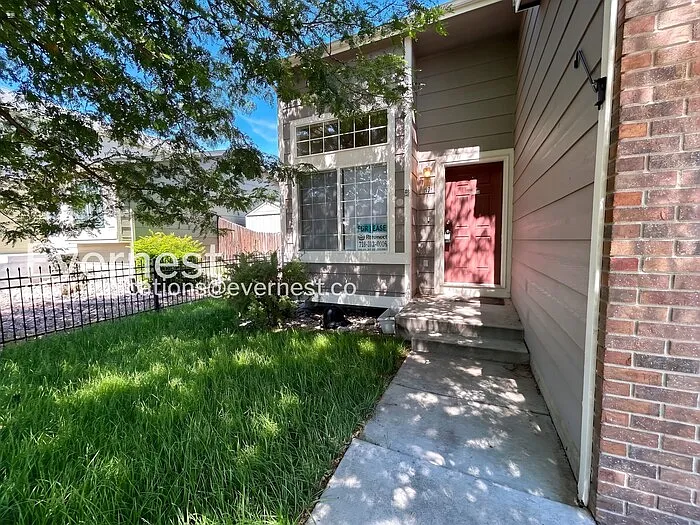 4 bed, 2.5 bath, 2164 sqft, $2,350 — Photo 3