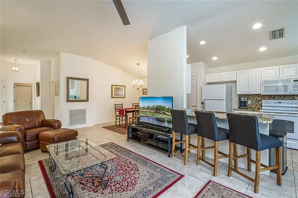 2 bed, 2.0 bath, 1509 sqft, $7,400 — Photo 2