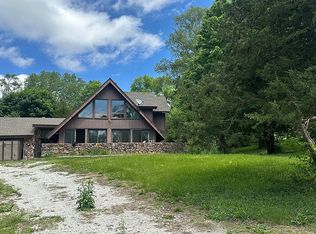 8009 Rainwood Rd, Omaha, NE 68122