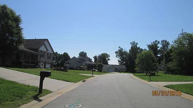 2nd image of 1837 Denise Ln