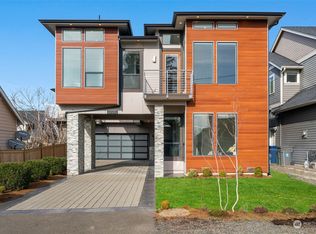 1008 N 29th St, Renton, WA 98056