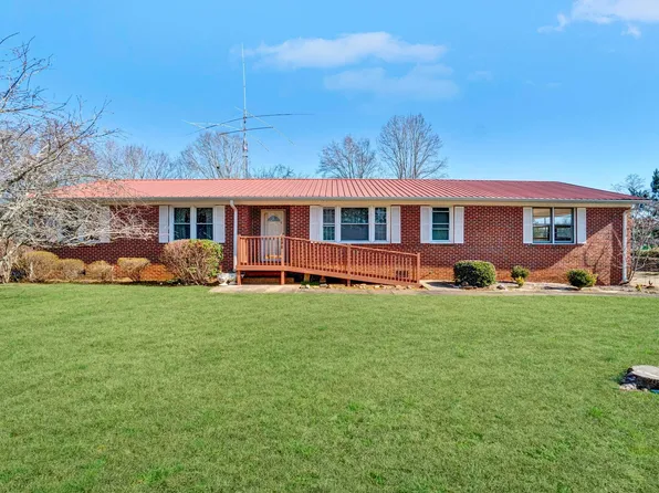 104 Blakely Ave, Laurens, SC 29360