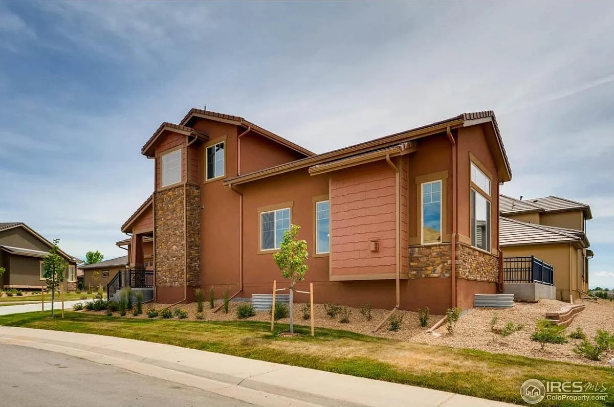 3 bed, 2500 sqft, $3,750 — Photo 4