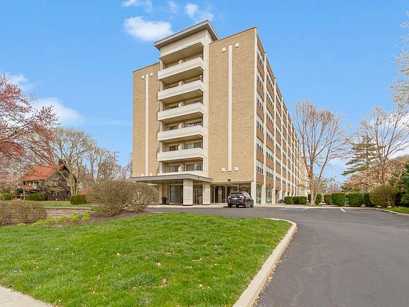 2nd image of 3965 N Meridian St APT 4E