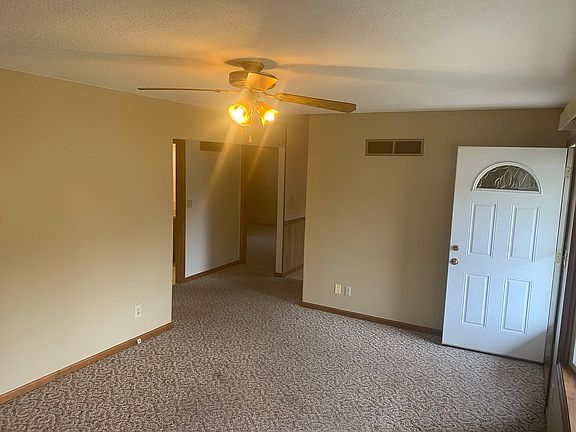 3rd image of 206 N 2nd St