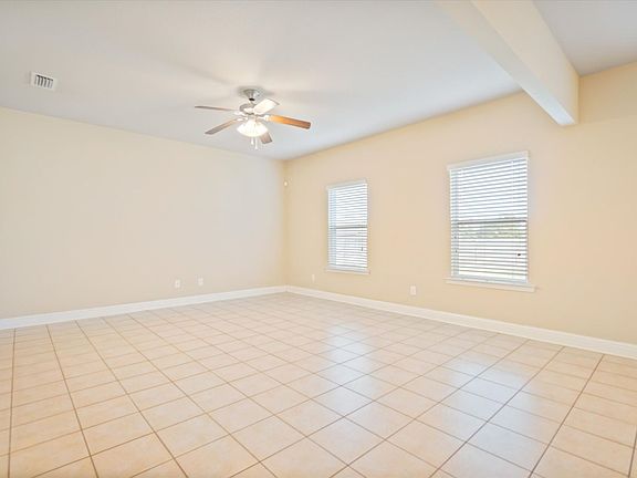3rd image of 23946 Devonfield Ln