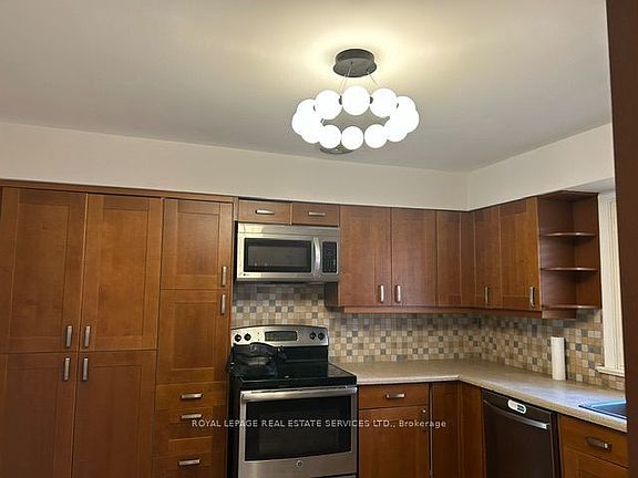5th image of 9 Stockbridge Ave