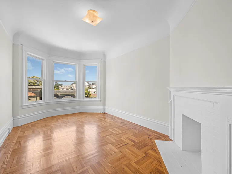737 Waller St #737 — Photo 3