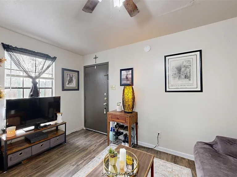 725 Peppertree Dr #22 — Photo 6