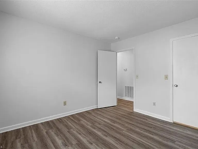 5643 Hornaday Rd #E — Photo 12