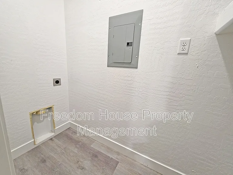 1121 Sixshooter Ave #4 — Photo 17