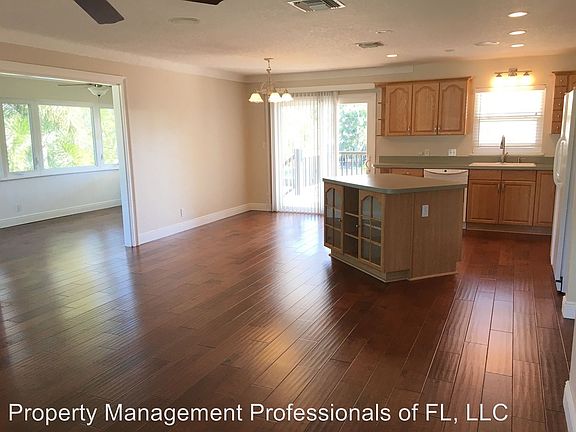 3rd image of 4101 14th St NE