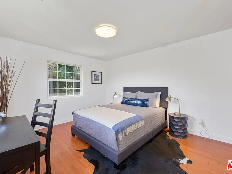 13230 Hesby St — Photo 31