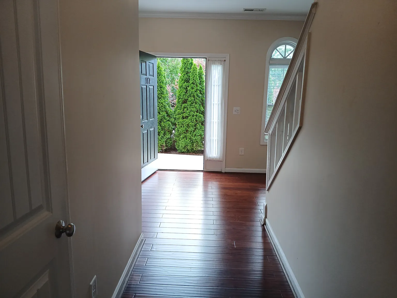 Showing now for late July move in. — Photo 2