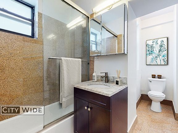 4th image of 340 E 62nd St APT 23