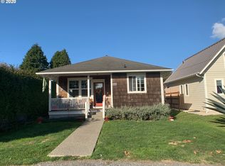 879 Division St NE, Bandon, OR 97411