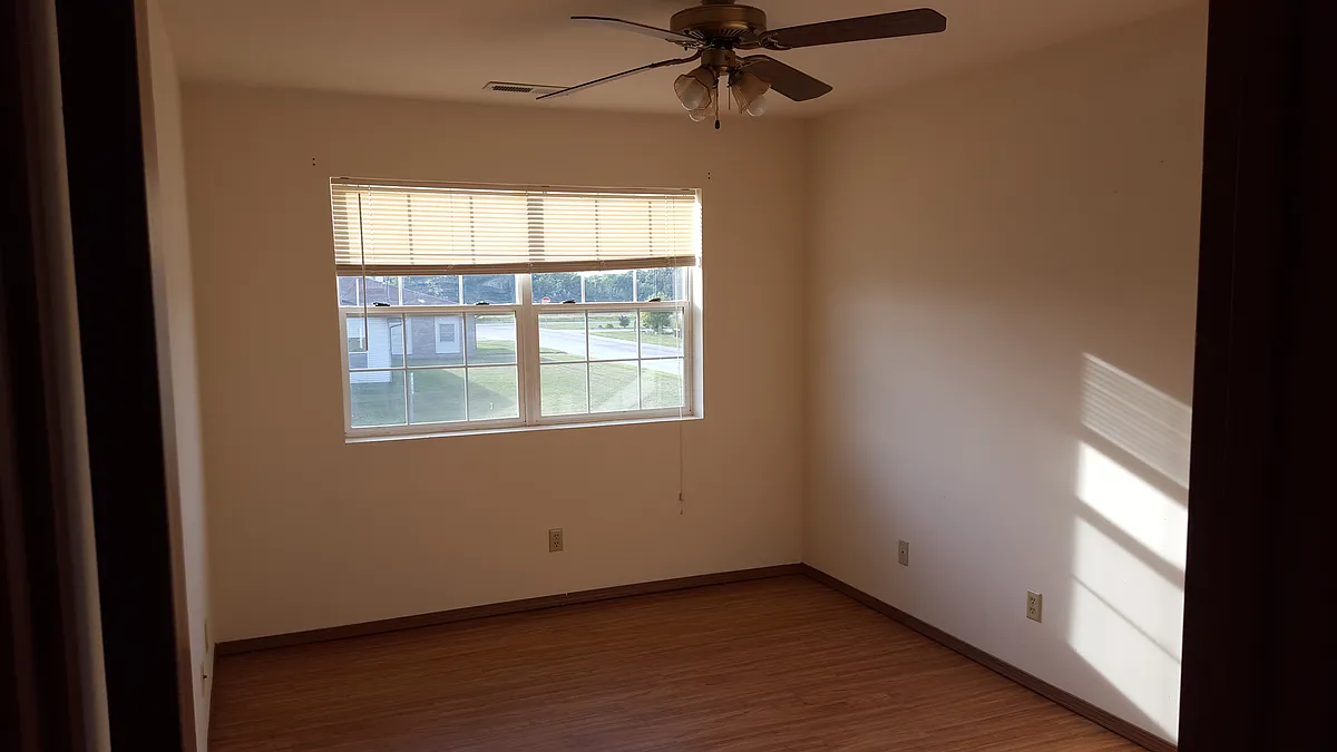 Building Photo - 2316 Donna Maria Dr #106