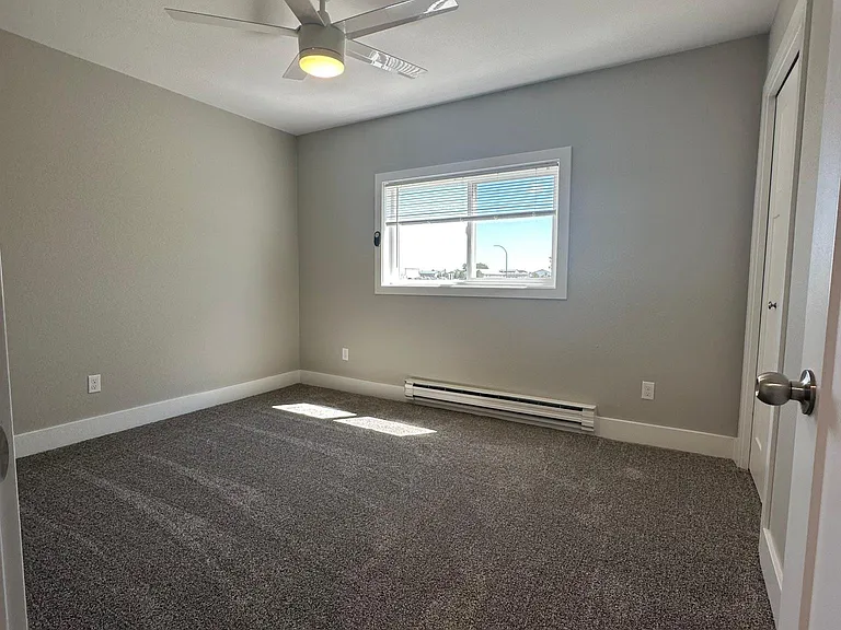 826 E Laramie St #F — Photo 7