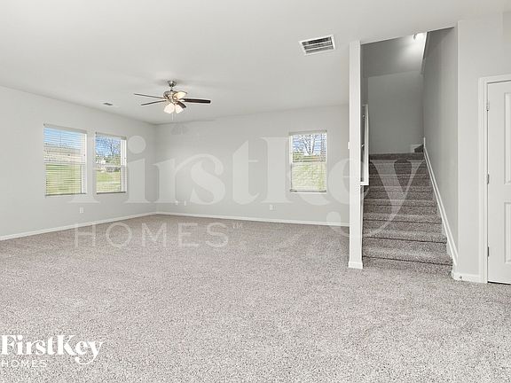 4th image of 148 Andria Way NW