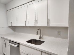 500 NE 2nd St APT 312, Dania, FL 33004