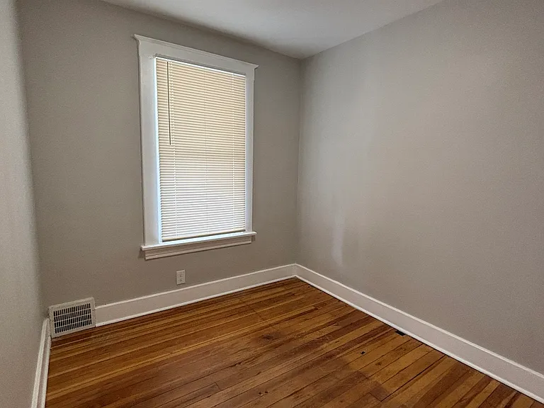 1033 North Ave — Photo 11