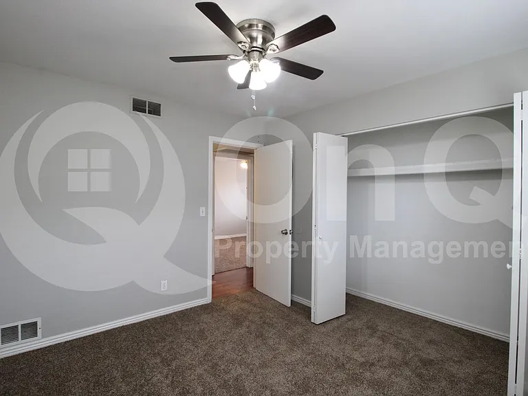 2522 E Don Carlos Ave — Photo 14