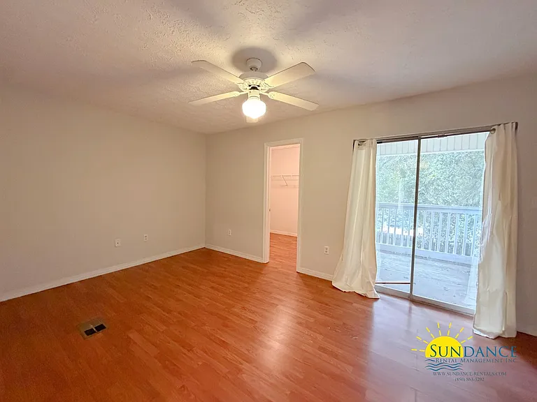 2400 Suwanee Ln — Photo 12