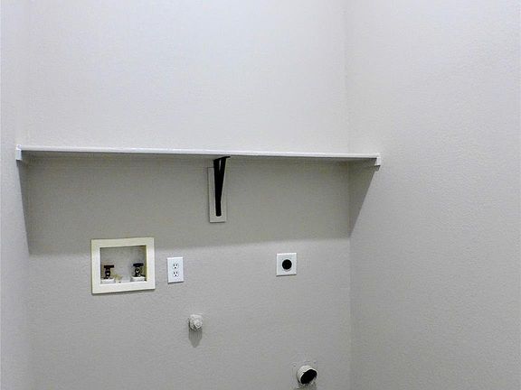 5th image of 7300 Cresswell Dr