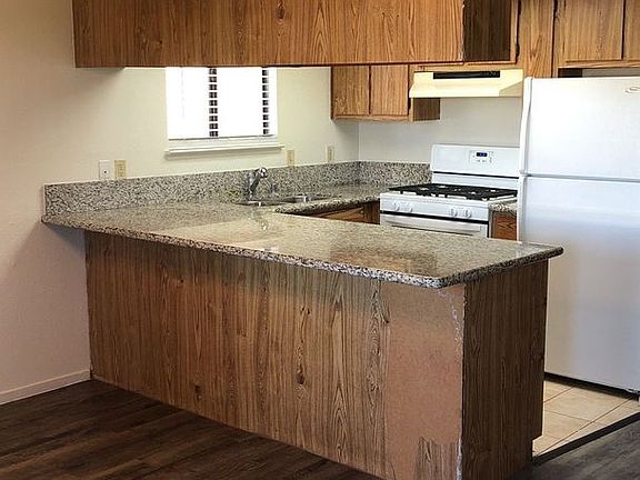 4th image of 2021 Winwood St #1-4