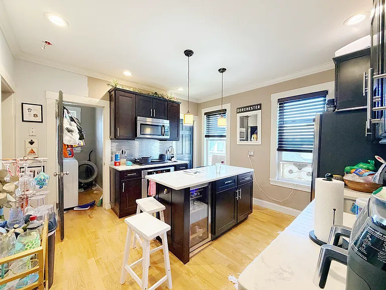 17 Pleasant St #3 — Photo 2