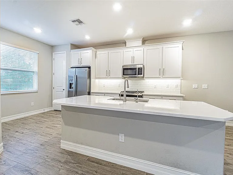 5062 San Martino Dr — Photo 11