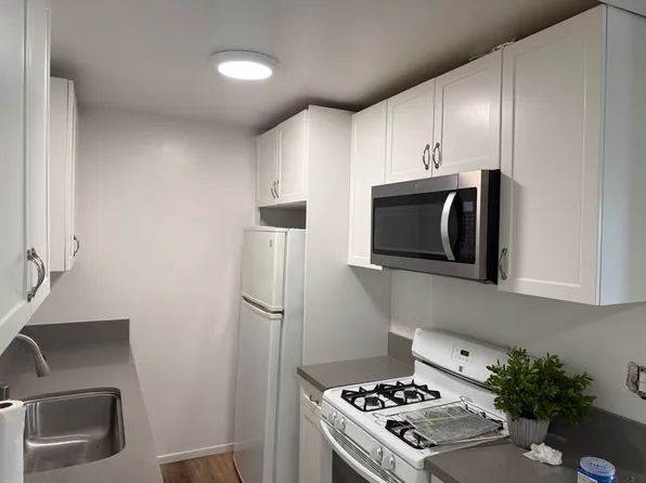 11168 Camarillo St APT 3, North Hollywood, CA 91602