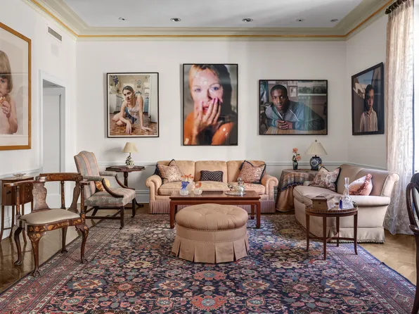 550 Park Avenue 3W image 1 of 12