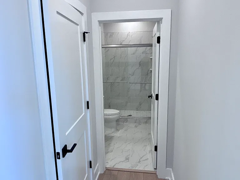 1353 Hurston Ln — Photo 39