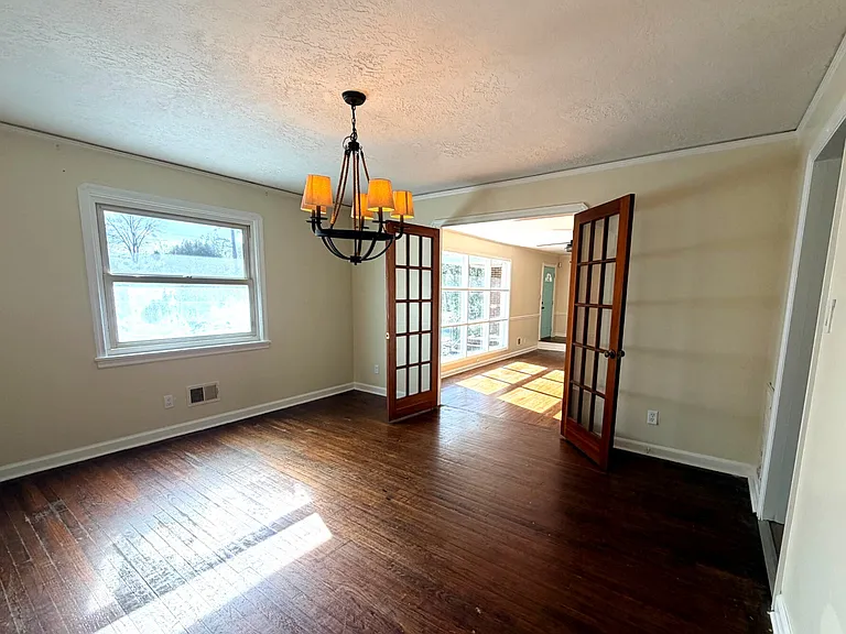 204 Pineview Dr — Photo 8