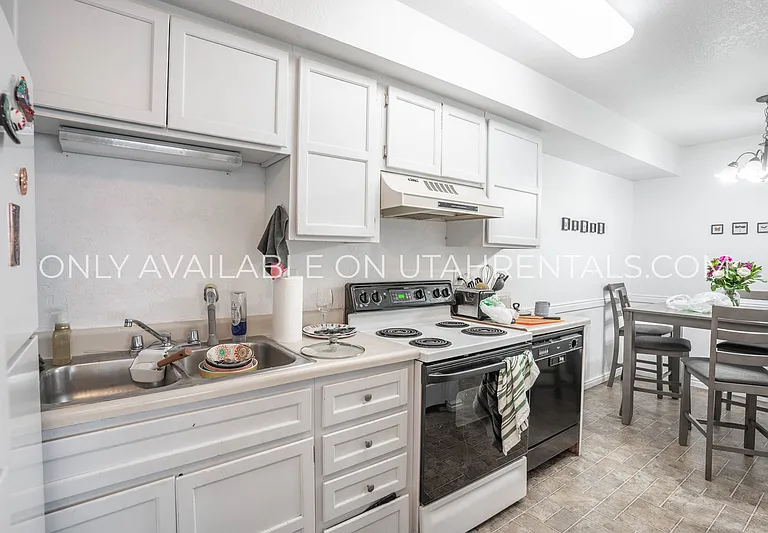 761 E 820 N #212 — Photo 5