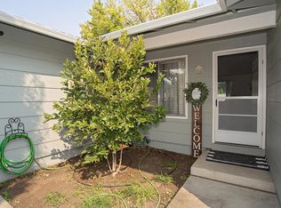 2742 Jim Cir, White City, OR 97503