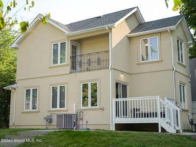 845 W Fingerboard Rd, Staten Island, NY, 10305