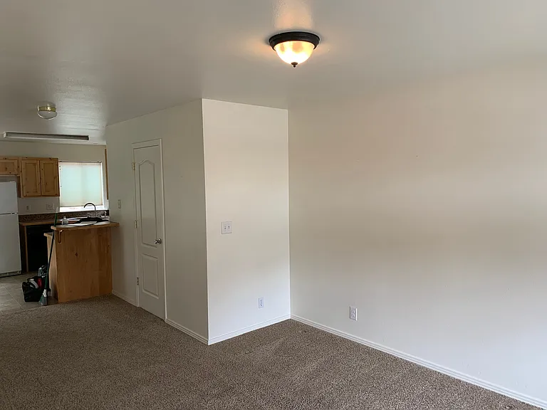 2877 W Ona St — Photo 14