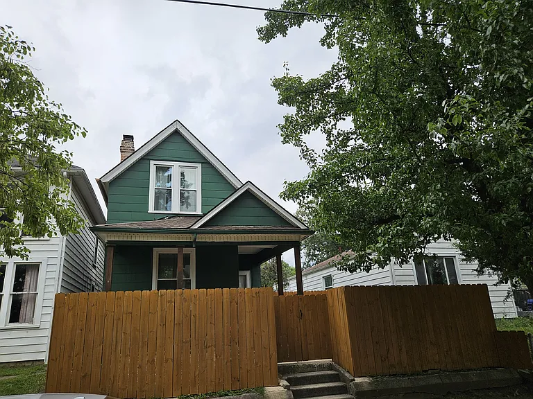 370 E Woodrow Ave — Photo 1