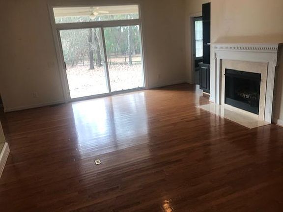 2nd image of 137 Longleaf Dr