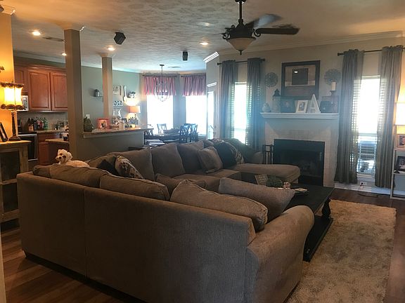 5th image of 524 Lexington Dr
