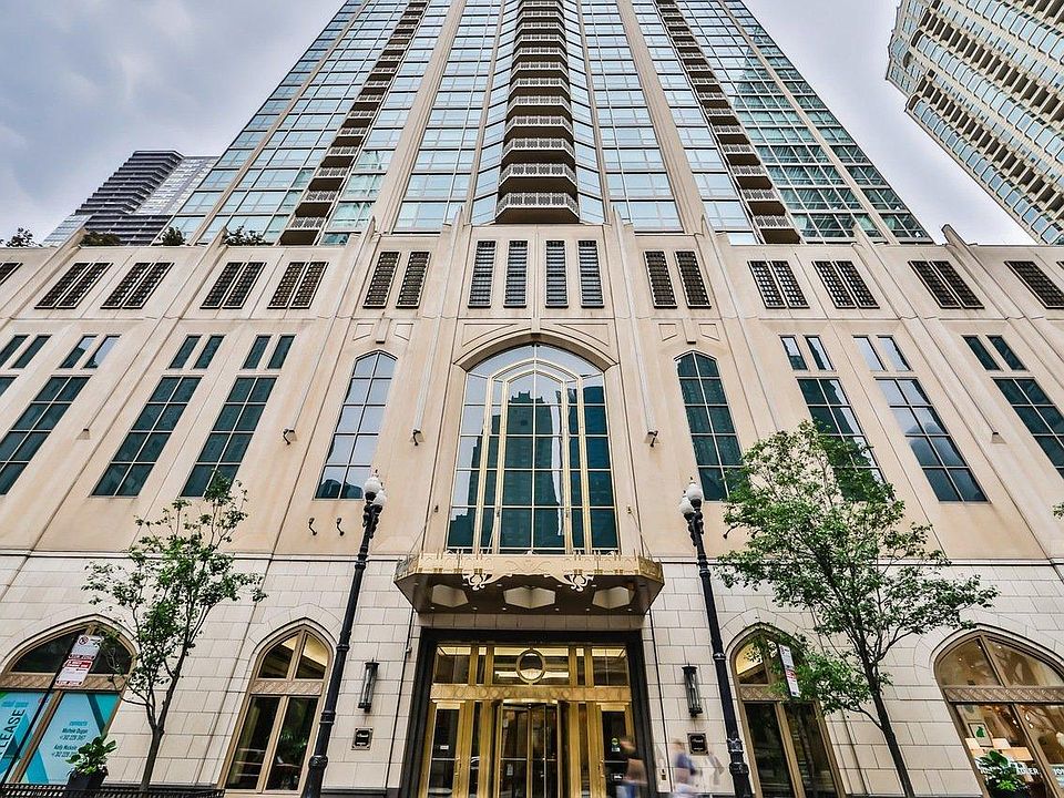 1st image of 21 E Huron St #104