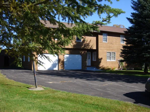 15 Underhill Dr, Potsdam, NY 13676