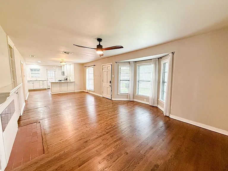 3766 Park Ln — Photo 3