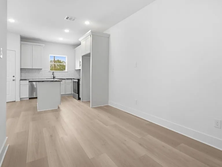 307 Bolden St — Photo 13