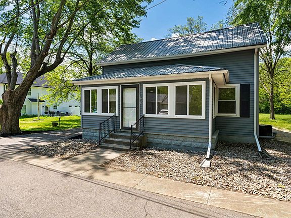 4th image of 204 N Robinson St