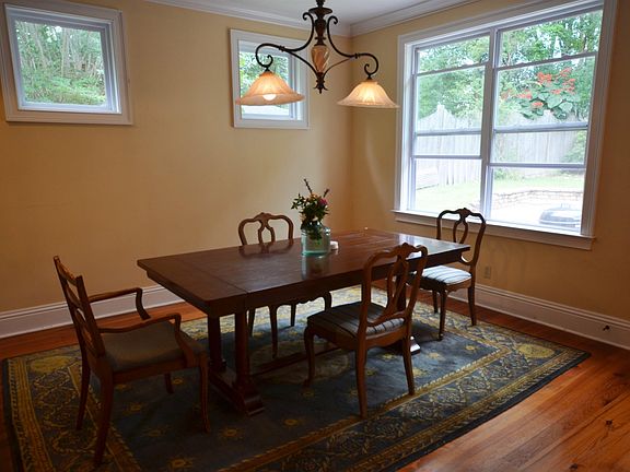 3rd image of 2204 Altoona Dr