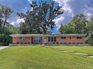 12 Heartwoods Ct, Saint Louis, MO 63132