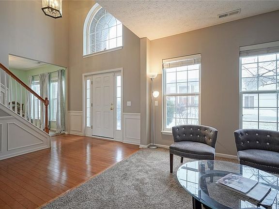 2 Story Impressive Foyer - Open both sides. Welcoming for your Friends & Family!